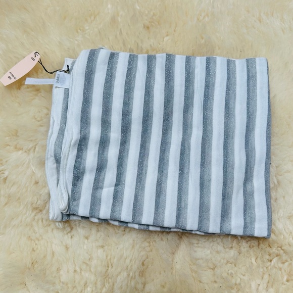 Victoria's Secret Supermodels Essentials Scarf - Picture 8 of 8